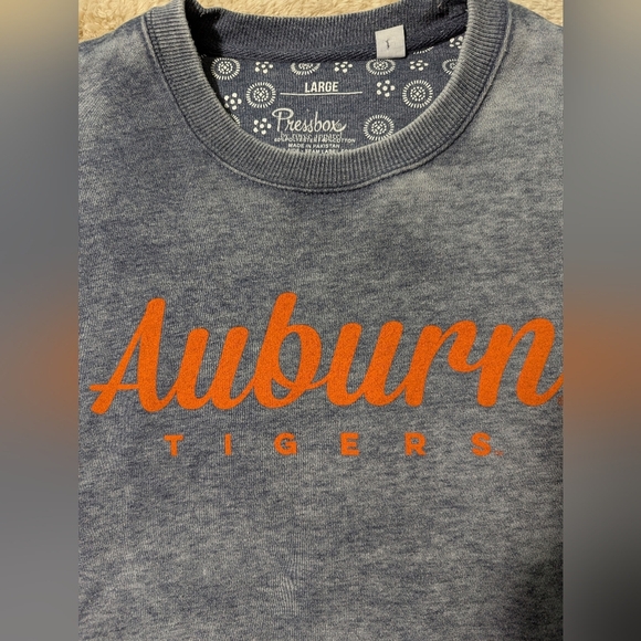 Auburn Tigers Pressbox Sweatshirt w/Pockets Distressed Blue Size L - Picture 1 of 7